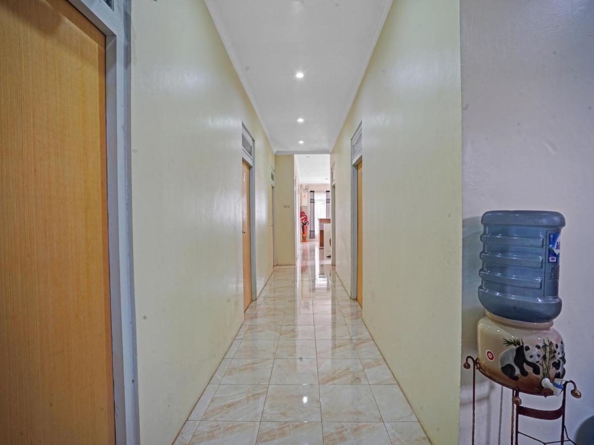 Oyo 90804 Oma Uti Homestay Syariah Yogyakarta Exterior photo